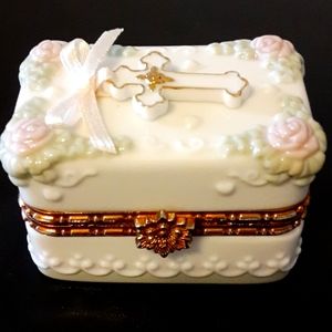 Music box with Cross